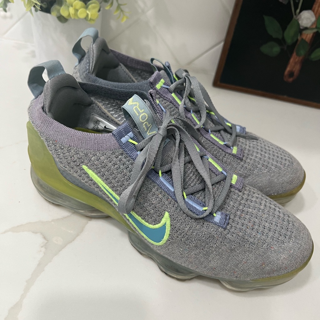 Nike Air Vapormax Flyknit Sneakers Shoes Gray Green Mens Size 6.5 Woman’s 8